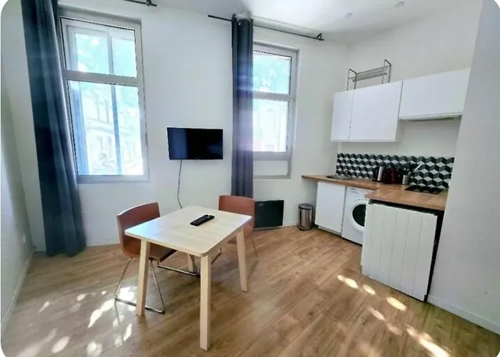 Cozy A Nansouty דירה *